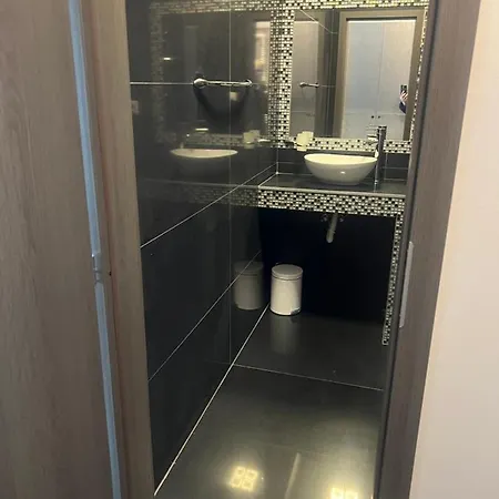 Black Hut Pension&restaurant *** Hotel