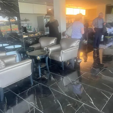 Black Hut Pension&restaurant *** Hotel *