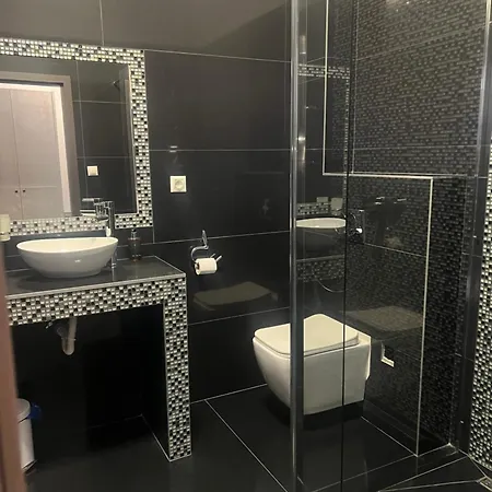 Hotel Black Hut Pension&restaurant ***