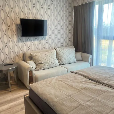Гостевой дом Black Hut Pension&restaurant *** *