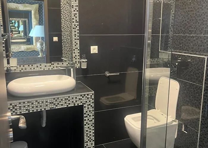 Black Hut Pension&restaurant *** *